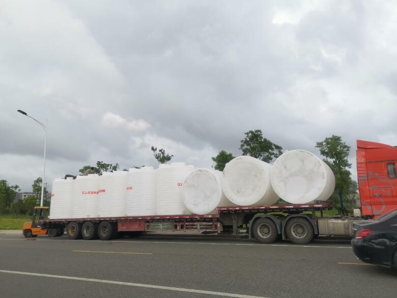 如何鑒別塑料水箱容器質(zhì)量？
